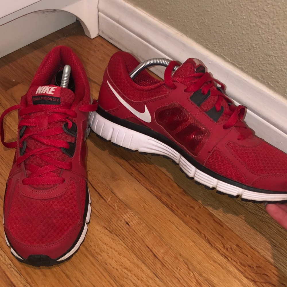 Nike Dual Fusion ST2 Tennis Shoe